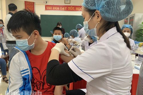 Khẩn trương tiêm vắc xin phòng COVID-19 cho trẻ em từ đủ 12 tuổi trở lên