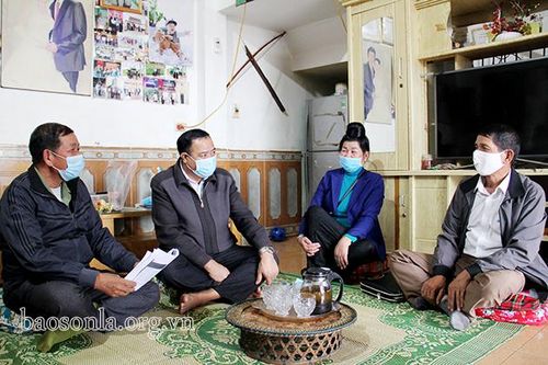 Phát huy vai trò nêu gương của cán bộ, đảng viên