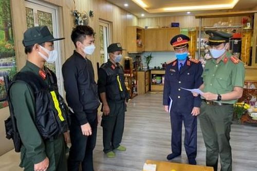 Chính trị - Xã hội Pháp luật - Cuộc sống Bắt giữ 2 giám đốc doanh nghiệp taxi liên quan đến vụ án Cảng hàng không Quốc tế Phú Bài