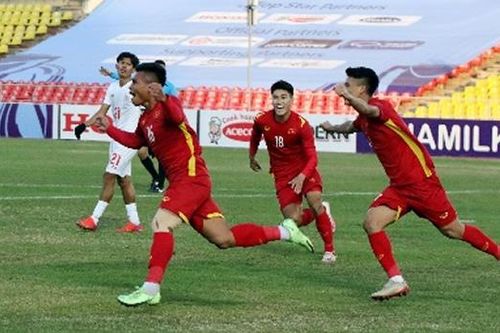 Tuyển Việt Nam đến tập huấn tại Vũng Tàu