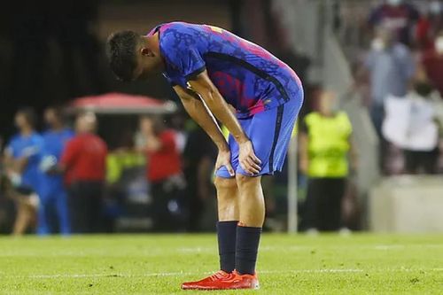 Xavi nhận 'cú sốc' đầu tiên tại Barca