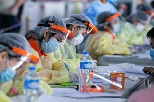 Covid-19: Lào tiêm vaccine cho thanh thiếu niên, Hong Kong (Trung Quốc) tiêm vaccine Sinovac cho trẻ 3-17 tuổi
