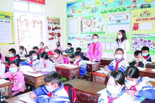 'Vua, thầy, cha, ấy ba ngôi'…
