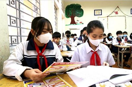 Từ 22/11, Hà Nội tiếp tục cho học sinh lớp 9 tại 17 huyện, thị xã đến trường