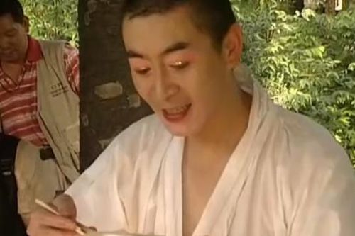 Video hiếm về giờ giải lao của các diễn viên Tây Du Ký bản 1986