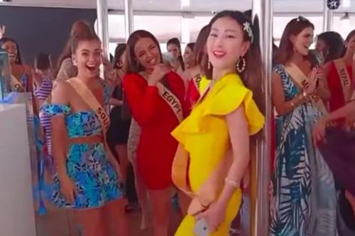 Hoa hậu Hong Kong gây sốt với màn 'múa cột' cực hài hước ở Miss Grand 2021