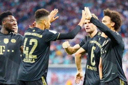 Kết quả Augsburg 2-1 Bayern: ĐKVĐ bại trận