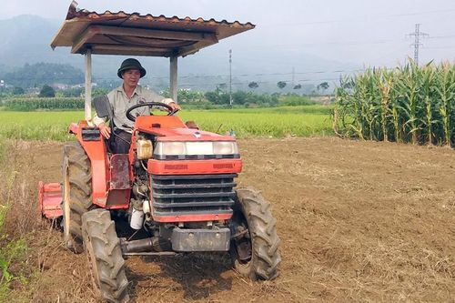 Nông dân Quang Kim tích cực cơ giới hóa sản xuất