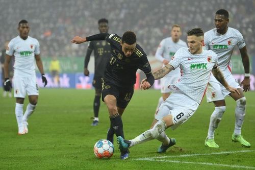 Bayern Munich thua sốc đối thủ đua trụ hạng