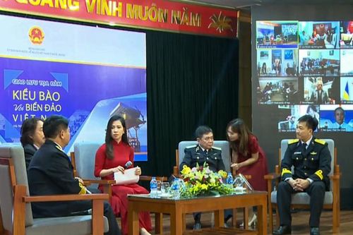 Xúc động chương trình tọa đàm 'Kiều bào với biển đảo Việt Nam'