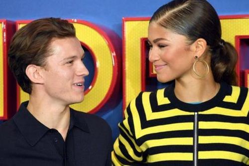 'Tình bể bình' như Tom Holland - Zendaya: Làm gì cũng có nhau, kể cả công khai chuyện hẹn hò