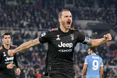 Juventus đánh bại Lazio bằng 2 quả penalty của Bonucci