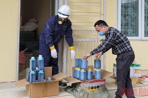 Tiêu hủy hơn 6 tấn thuốc bảo vệ thực vật vi phạm