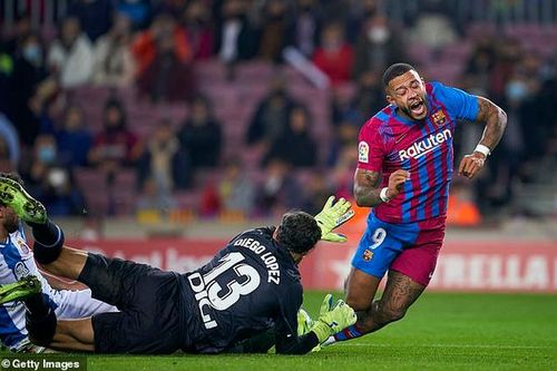 Xavi nói gì khi VAR giúp Barca có chiến thắng gây tranh cãi ngày ra mắt?