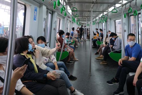 Hình ảnh ngày đầu tiên tuyến đường sắt Cát Linh- Hà Đông chính thức thu phí