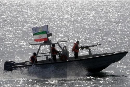 Iran bắt giữ tàu chở dầu nước ngoài trên vịnh Ba Tư