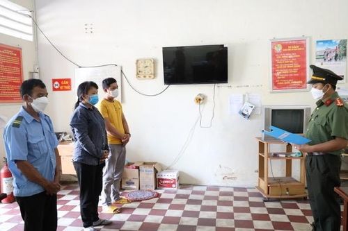 Bắt giữ nhóm đối tượng tổ chức cho người khác xuất cảnh trái phép trong đêm