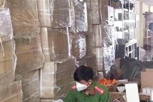 An Giang: Tạm giữ 16.400 sản phẩm không rõ nguồn gốc