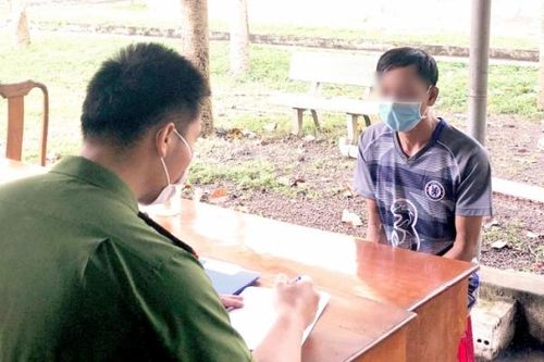 Bắt khẩn cấp gã bố dượng nhiều lần xâm hại con riêng của vợ