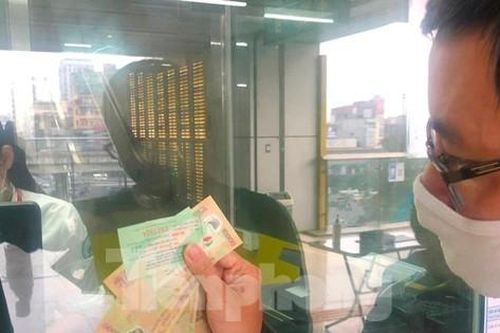 Hình ảnh ngày đầu tiên khách mua vé đi tàu Cát Linh - Hà Đông