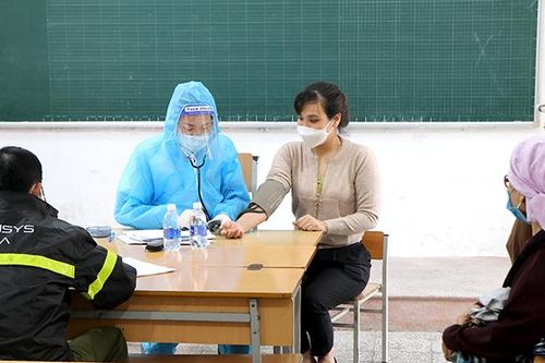 Đoan Hùng họp khẩn sau khi phát hiện thêm trường hợp mắc COVID-19 trong cộng đồng