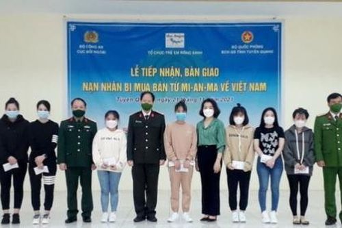 Tiếp nhận 14 nạn nhân bị mua bán sang Myanmar trở về Việt Nam