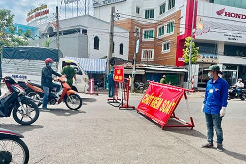 Bình Thuận: Dịch COVID-19 lan rộng, người dân không được ra, vào vùng đỏ
