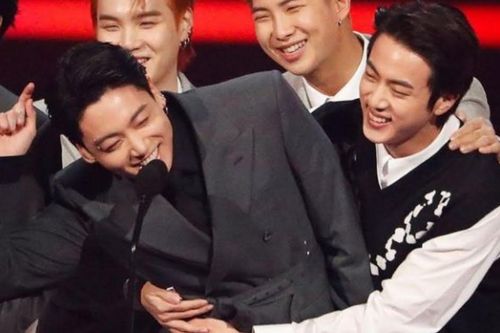 Sự cố khi phát biểu của thành viên BTS ở AMA 2021