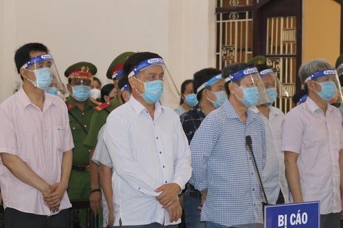 Luật sư mắc Covid-19, tòa hoãn xét xử cựu Chủ tịch TP Trà Vinh