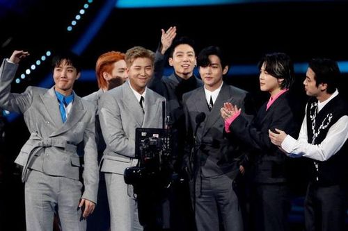 BTS giành ba giải thưởng lớn của AMA 2021