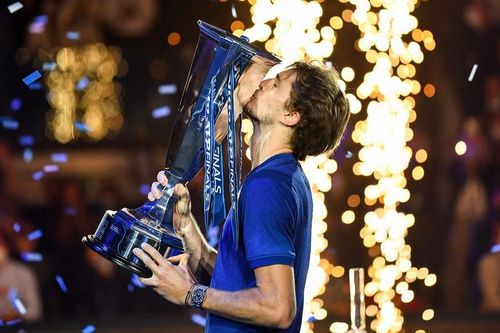 Đòi nợ Medvedev, Zverev lần thứ 2 vô địch ATP Finals