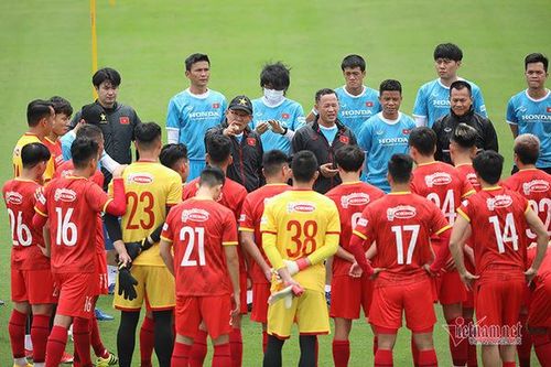 HLV Park Hang Seo nhắc nhở Tấn Trường vụ livestream