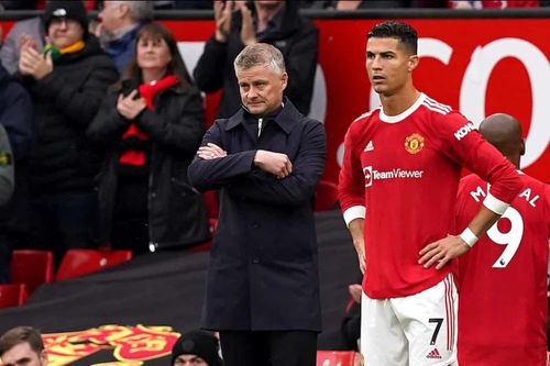 MU hậu sa thải Solskjaer: Chờ người giải được bài toán Ronaldo