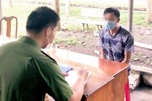 Gã bố dượng đồi bại nhiều lần xâm hại con riêng của vợ bị bắt giữ