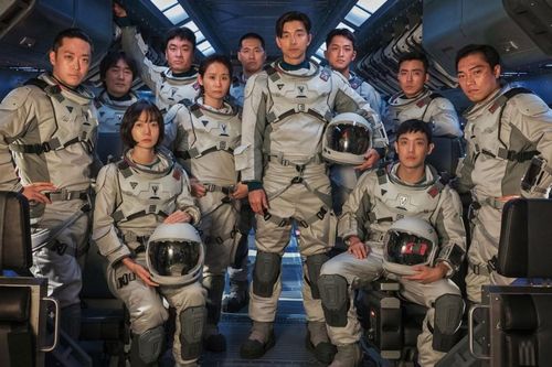 Phim 'The Silent Sea' của Gong Yoo ấn định ngày phát hành: 'Chú đa cấp' đã trở lại và lợi hại hơn xưa!
