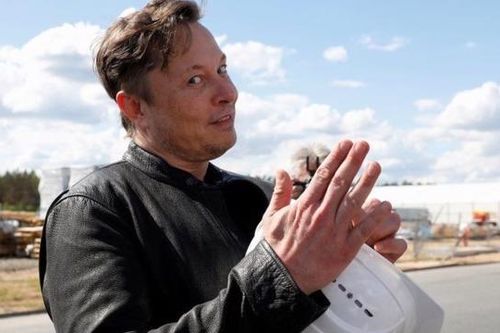 Phong cách lãnh đạo Elon Musk: Email trước mềm mỏng, email sau đã cứng rắn