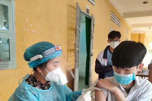 Đức Trọng: Gần 6.200 học sinh tiêm vắc xin ngừa Covid-19 đợt 24