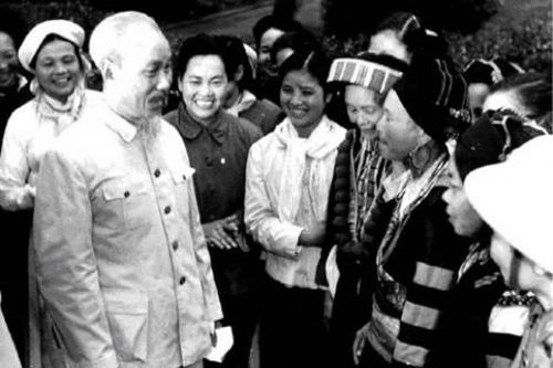 Chính trị - Xã hội Theo dòng thời sự 'Văn hóa soi đường cho quốc dân đi'