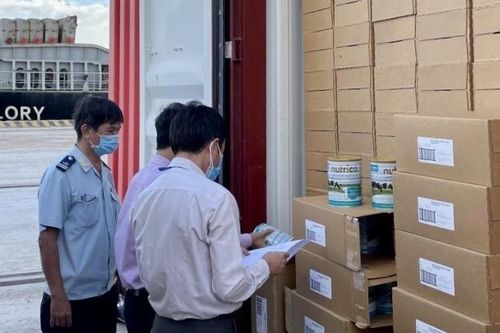 Từ vụ 'tắc' hơn 22.000 hộp sữa viện trợ, Tổng cục Hải quan muốn sửa quy định