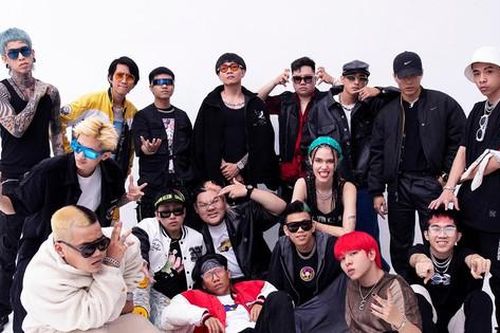 Wowy Team họp mặt đông vui trong bộ ảnh mới, quy tụ anh tài của 2 mùa 'Rap Việt'
