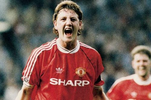 Cựu đội trưởng MU muốn tiếp quản ghế nóng tại Old Trafford