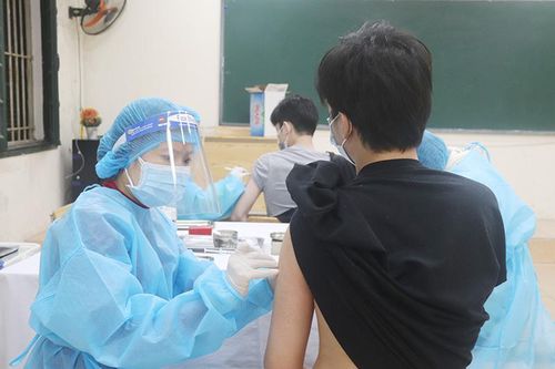 Ngày 23/11, Hà Nội thêm 250 ca Covid-19, có 33.618 học sinh THPT được tiêm vaccine