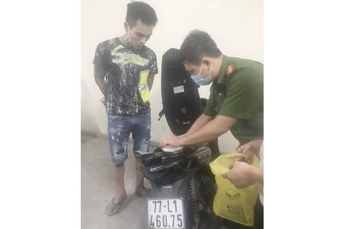 Triệt xóa băng nhóm chuyên cung cấp ma túy cho 'dân bay'