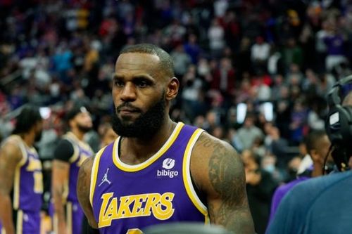 Gây gổ tại Detroit - LeBron James lần đầu bị treo giò, Stewart bị cấm 2 trận