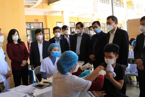 Bắc Ninh bắt đầu tiêm vaccine phòng COVID-19 cho trẻ từ 15 đến 17 tuổi