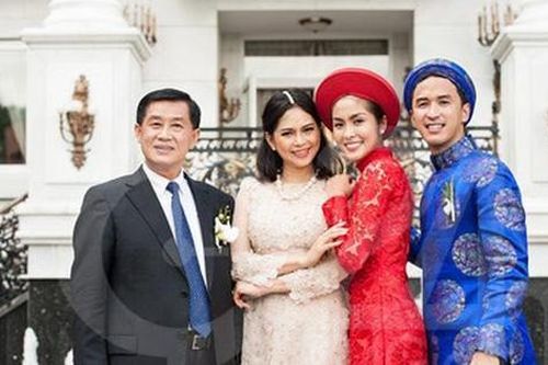 Cựu diễn viên Thủy Tiên: phu nhân tỷ phú Johnathan Hạnh Nguyễn đang có cuộc sống viên mãn và quyền lực