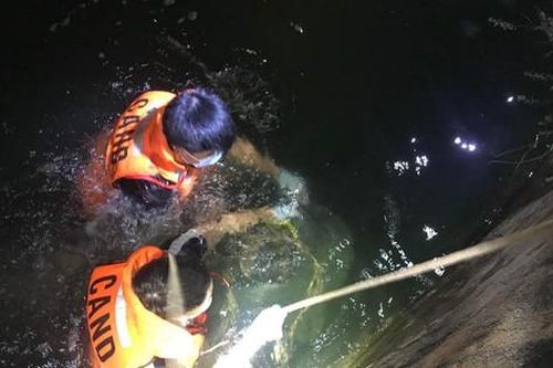 Phát hiện thi thể người đàn ông dưới giếng cổ của làng