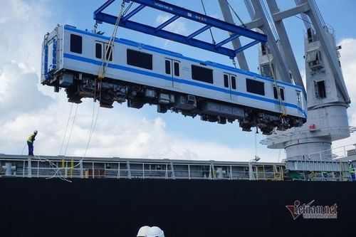 Bốn đoàn tàu metro Bến Thành - Suối Tiên rời Nhật, sắp cập cảng ở TP.HCM