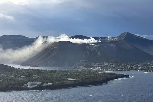 Hàng trăm người dân Italy nhận đề nghị không được ngủ tại nhà