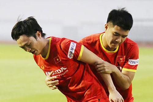 ĐT Việt Nam học cách thoát người kèm, bị chơi xấu trước AFF Cup 2020